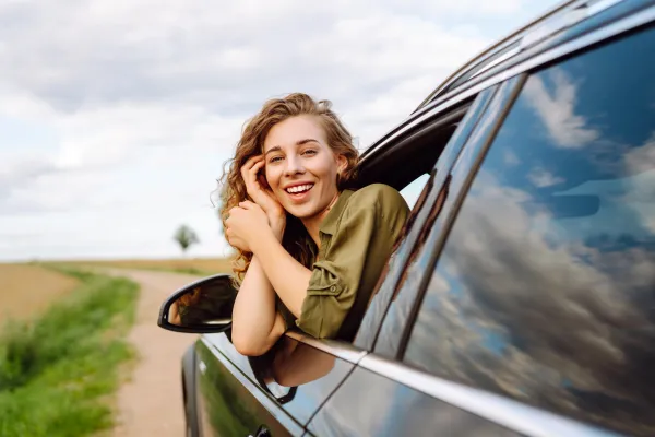 Femme dans une voiture